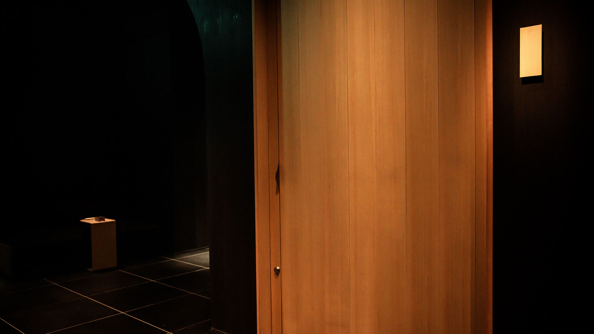 『無題』：エントランス