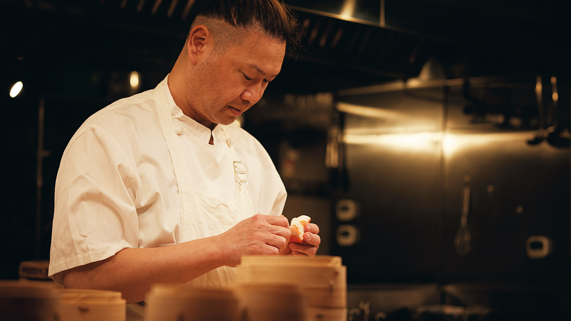 『瞎虎餐廳 BLINDTIGER DIMSUM』：オーナーシェフの馬渕 了さん