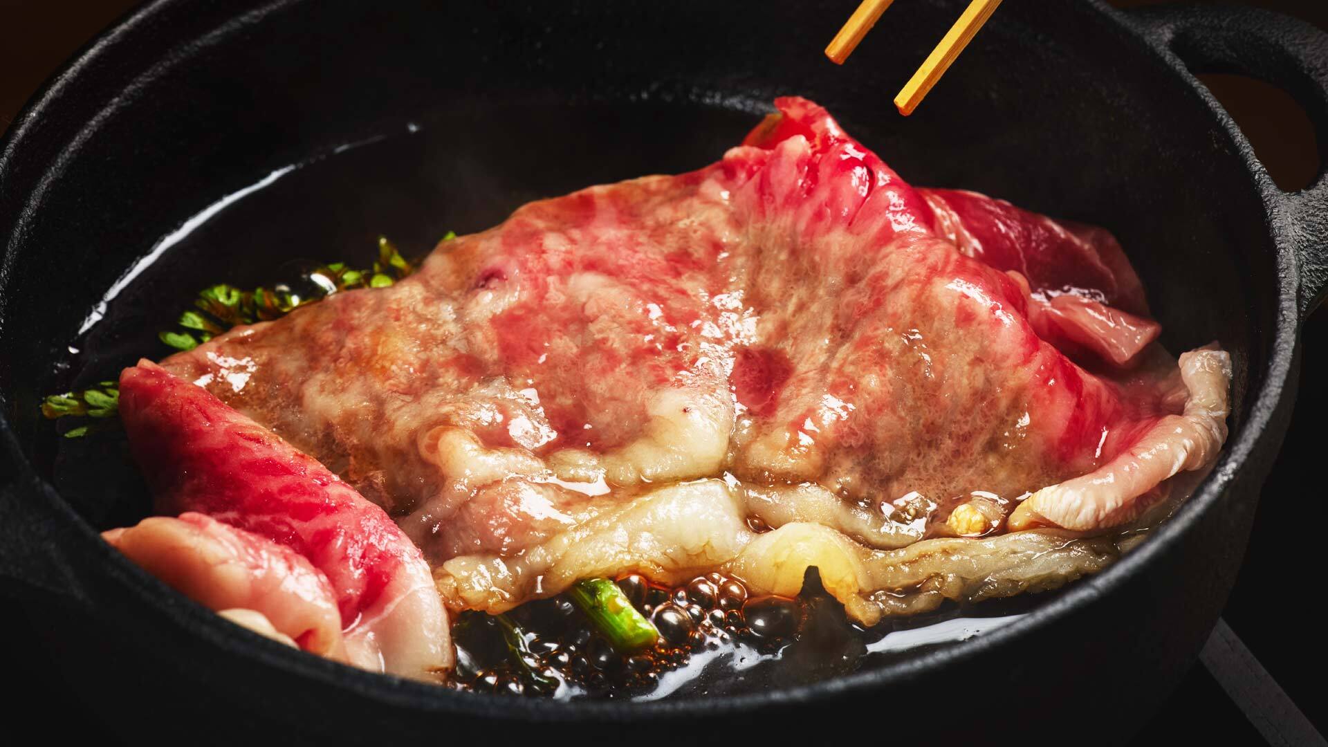 『溜池なかむら』：「すき焼きサーロイン一枚鉄小鍋にて」￥2,200