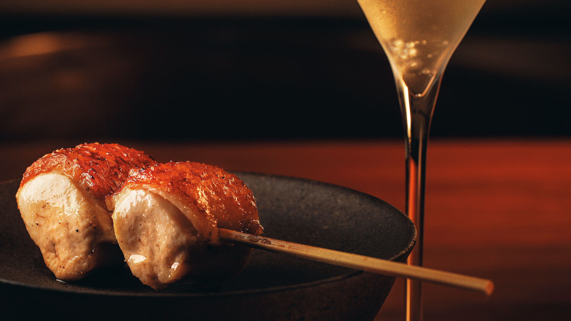 『焼鳥um』：おまかせコースより「だきみ」