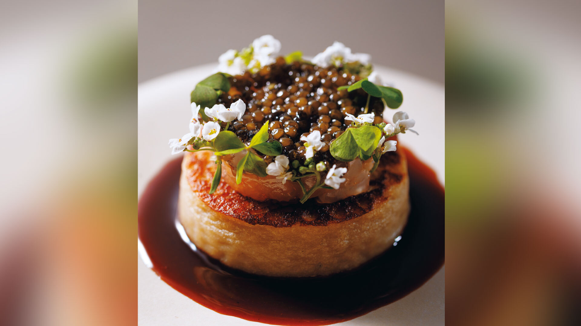 『arbreims（アルブランス）』：コースより「海老芋のスフレ、車エビとキャヴィア」