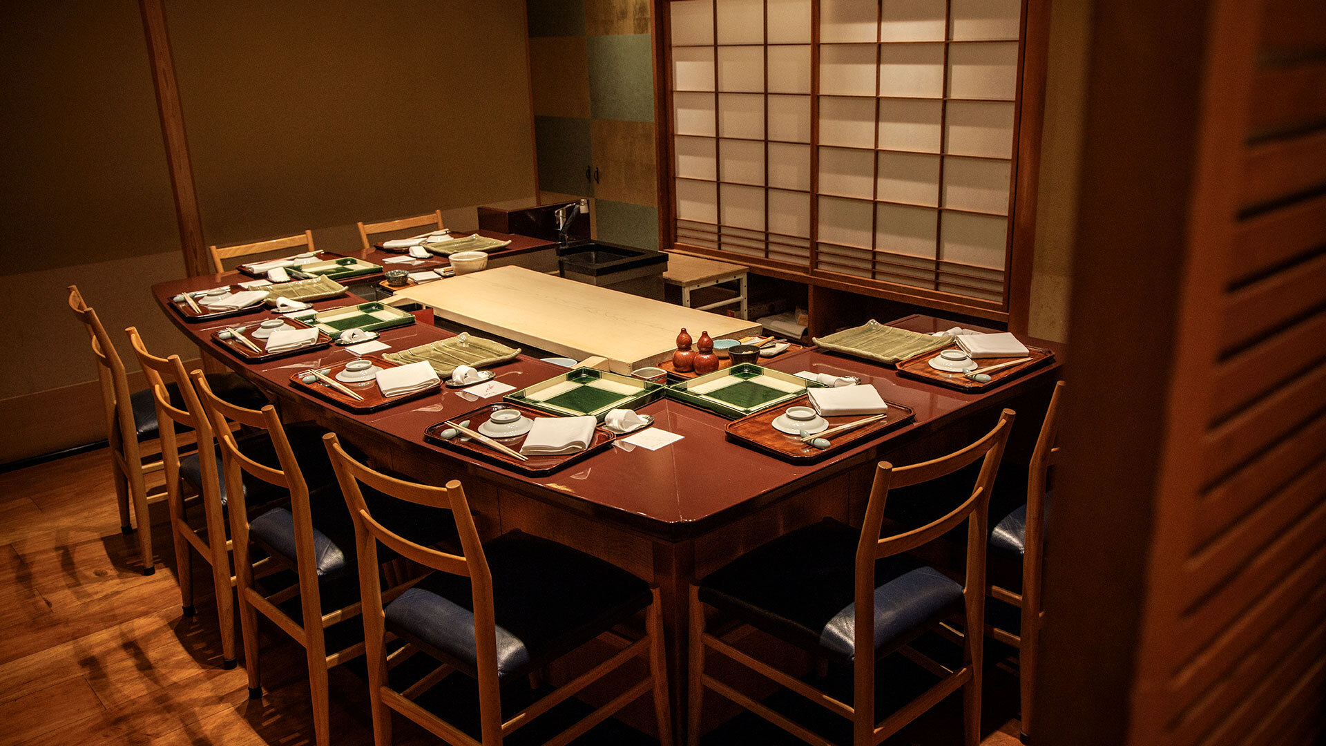 『久兵衛 本店』：カウンター個室