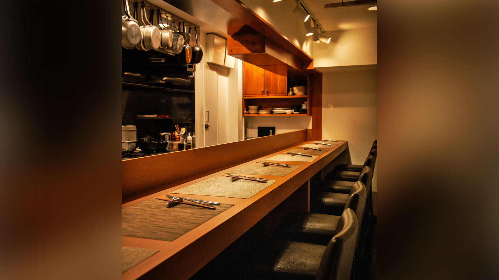 『たそがれ』：店内