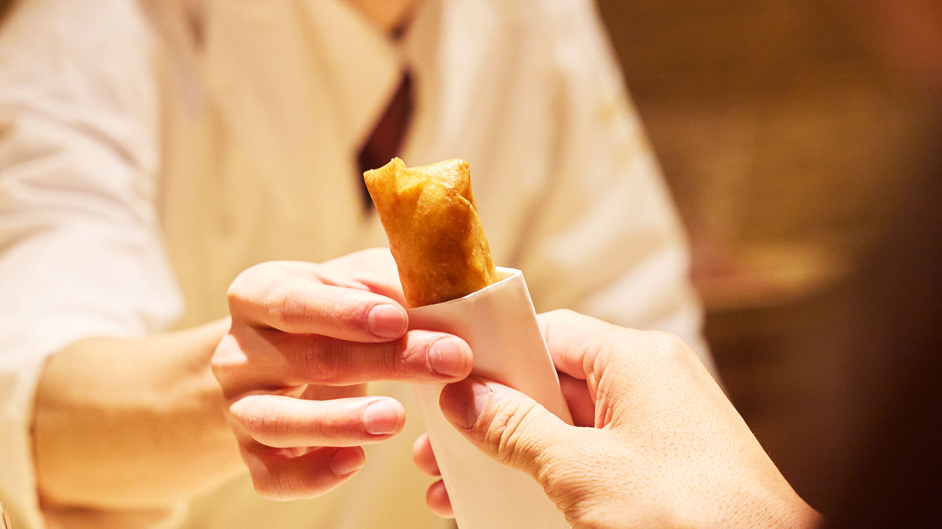 『白金台 桜井』：コース￥33,000より「すっぽんの春巻き」