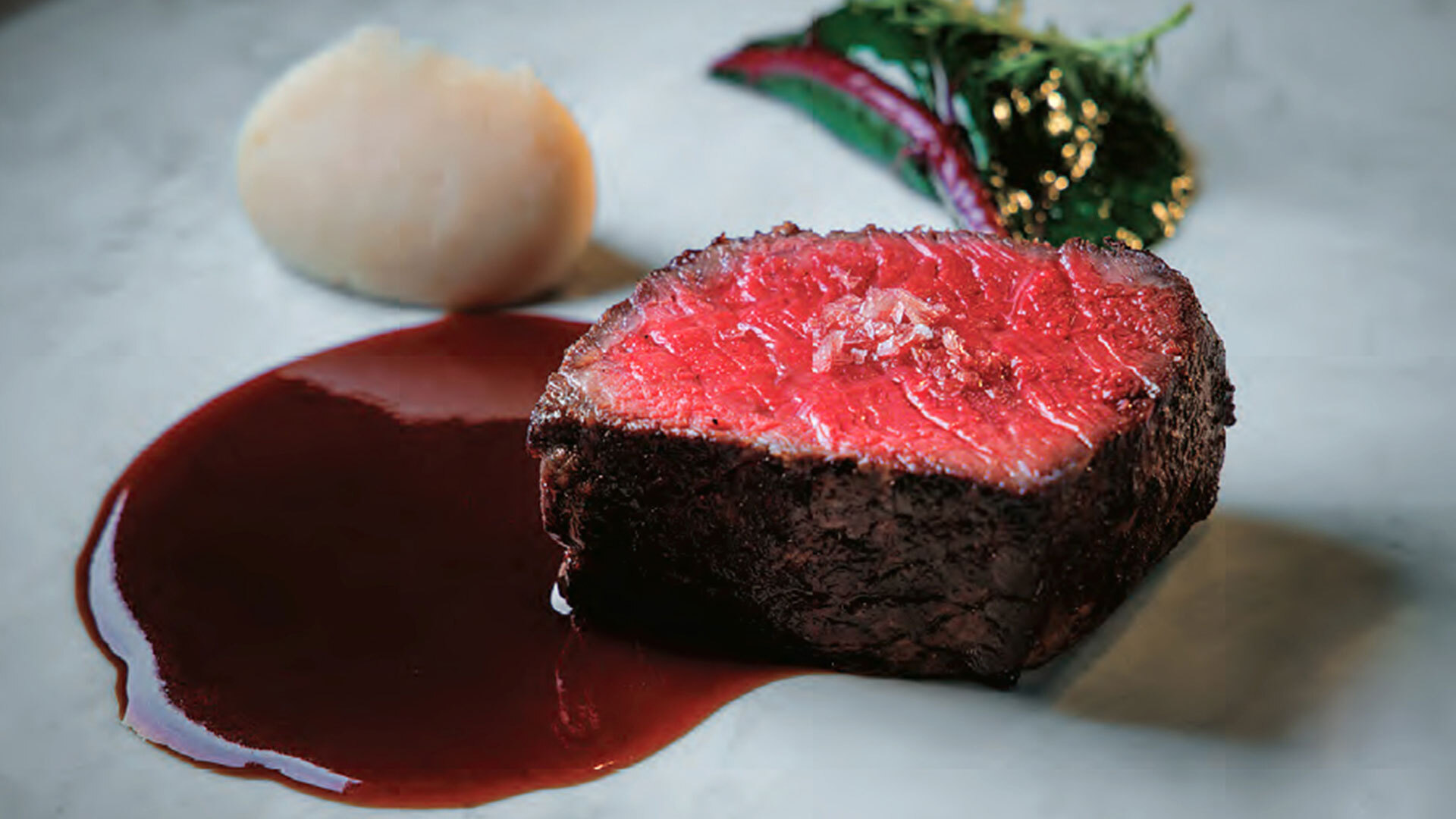 『CREATERNA（クレアテルナ）』：「和牛内もも肉ロースト」