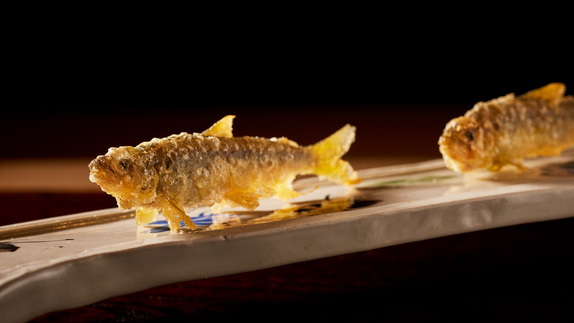 『汽素火（きすい）』：コースより、天ぷらの一例（「稚鮎」）