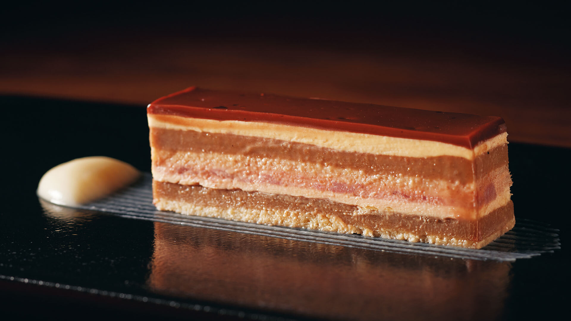 『ORIGINe』：スペシャリテコースより「鳩とフォアグラのオペラ」