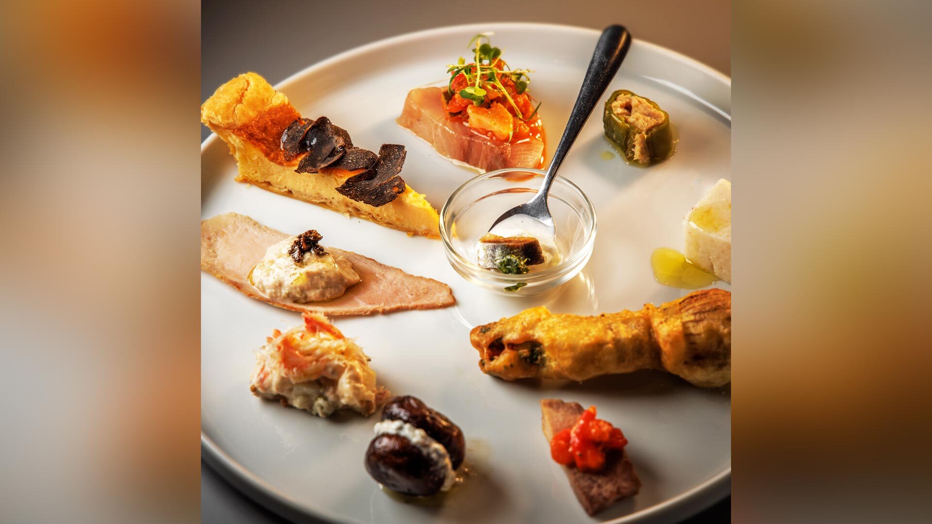 『vivido（La Mia Cucina Piemontes）（ヴィヴィド ラ ミア クッチーナ ピエモンテーゼ）』：「vividoの前菜盛り合わせ」