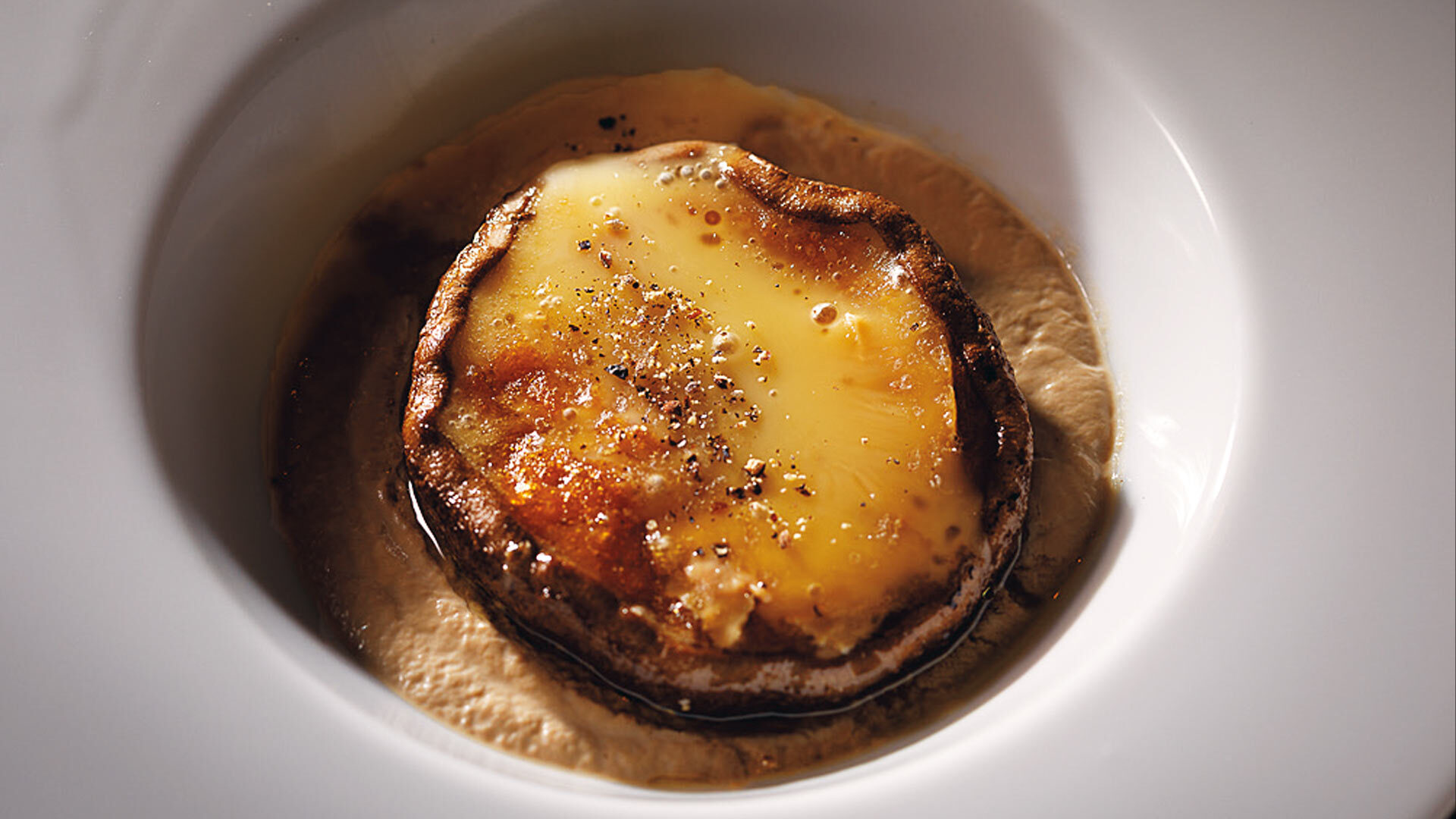 『Bistro tercera』：「肉厚椎茸と柿ウォッシュチーズ焼き」￥2,500