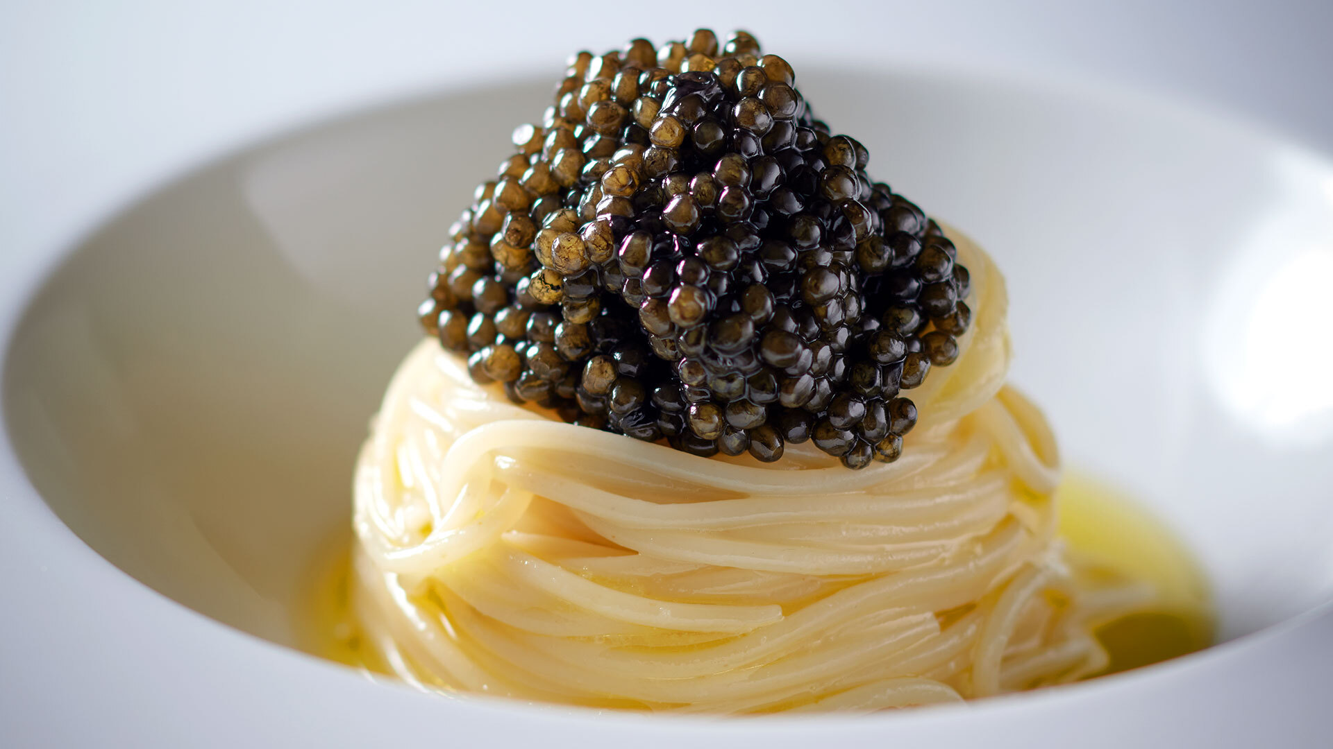 『arca（アルカ）』：「静岡県春野町産HALキャビア,冷製カッペリーニ」￥9,800