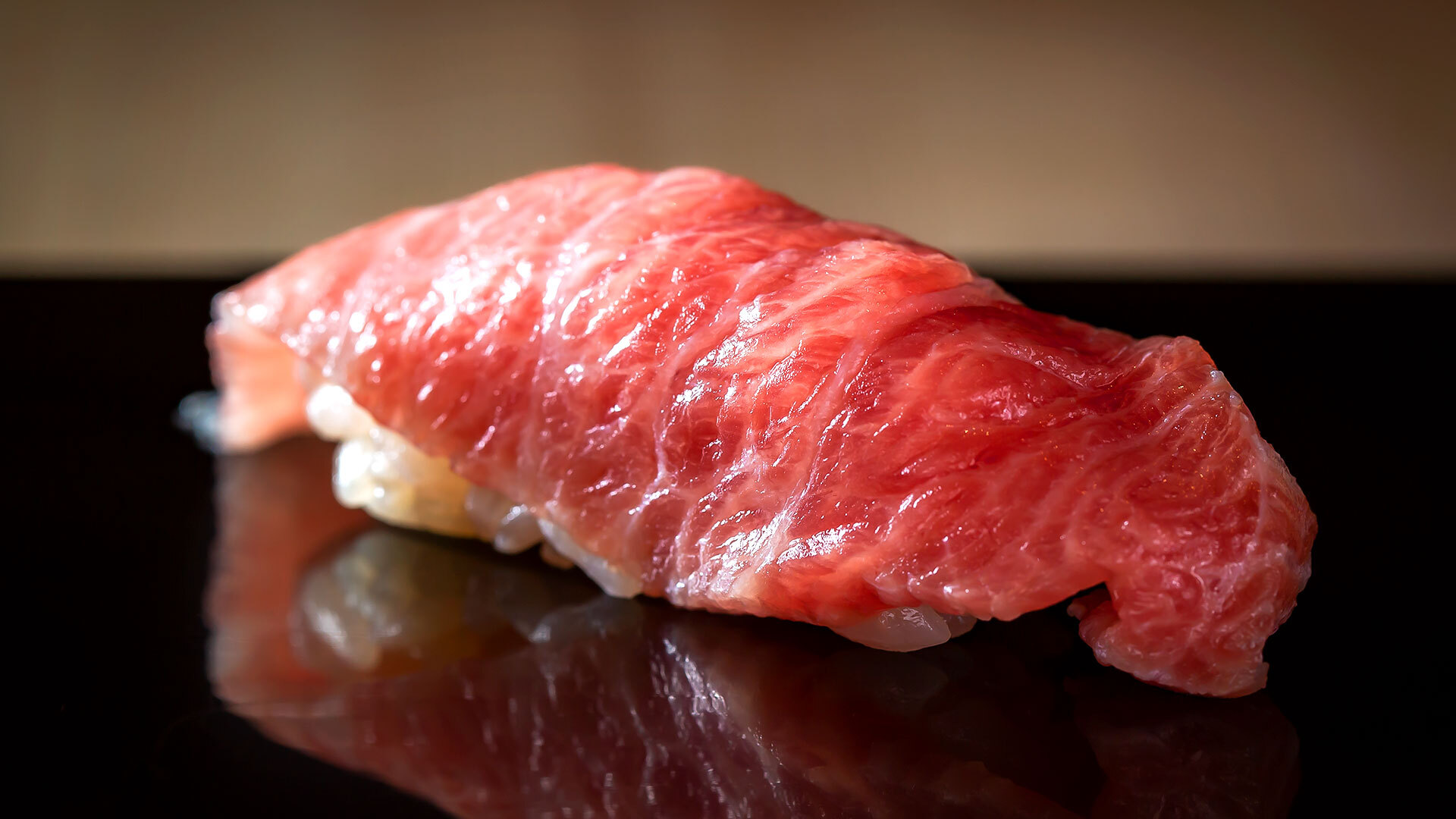 『SUSHI B GINZA』：本まぐろ