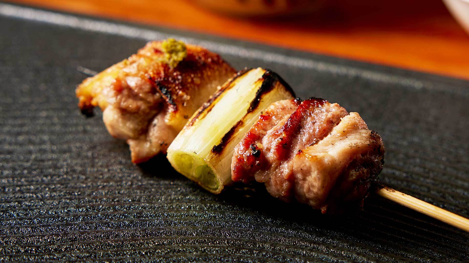 『焼鳥あかぎ』：フリーフロー付きあかぎコースより「もも」