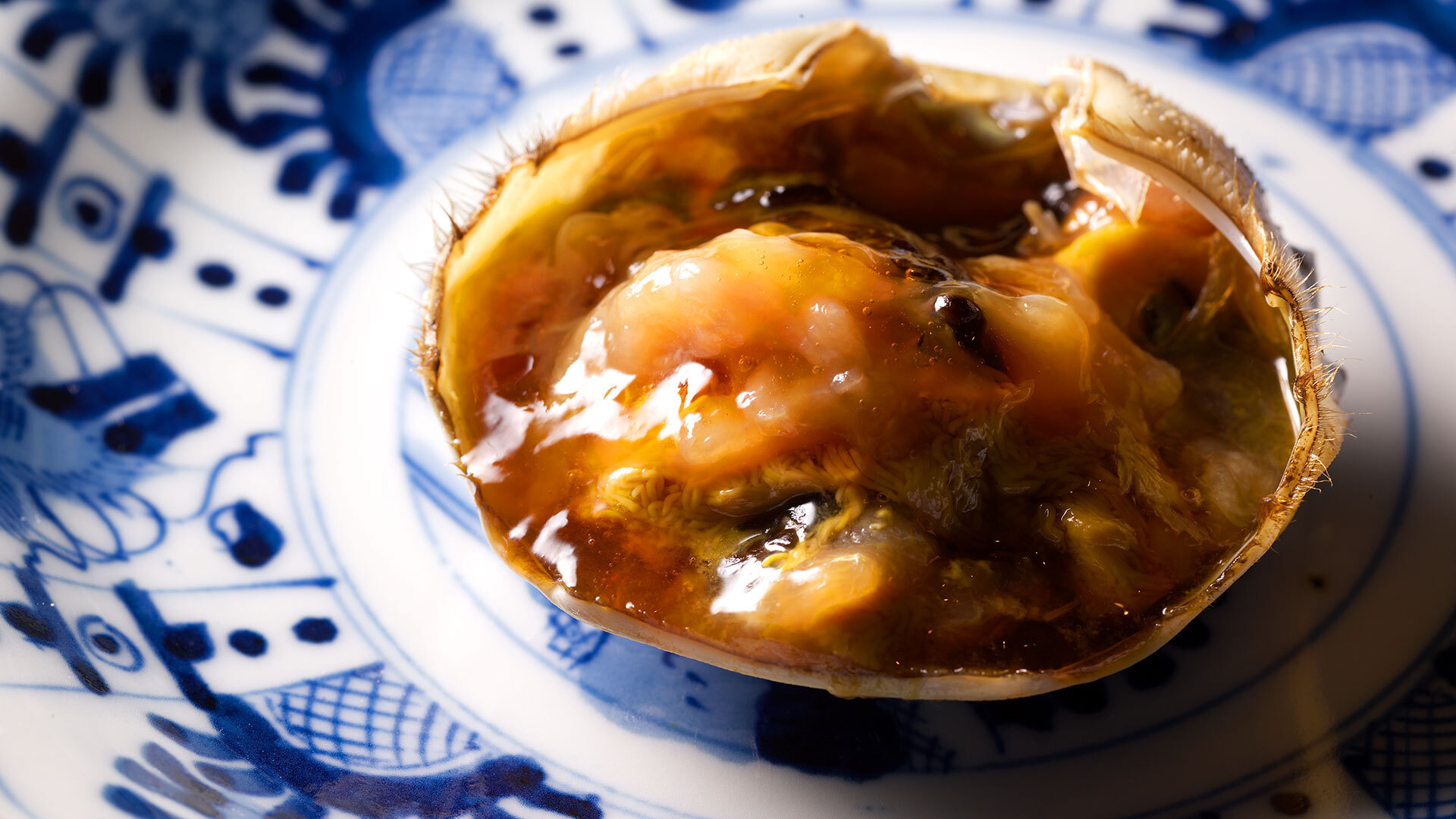 『中華料理 月居』：「上海蟹の老酒漬け」