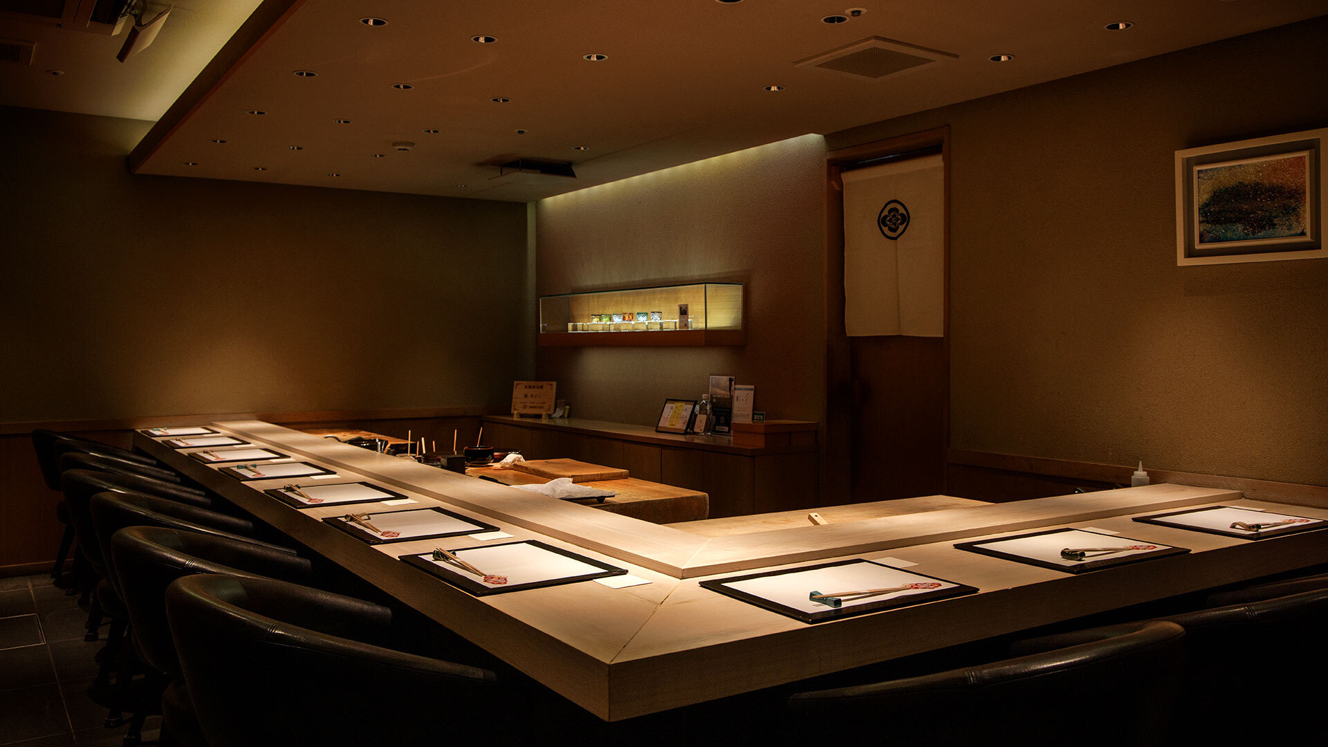 『鮨 きよし』：店内