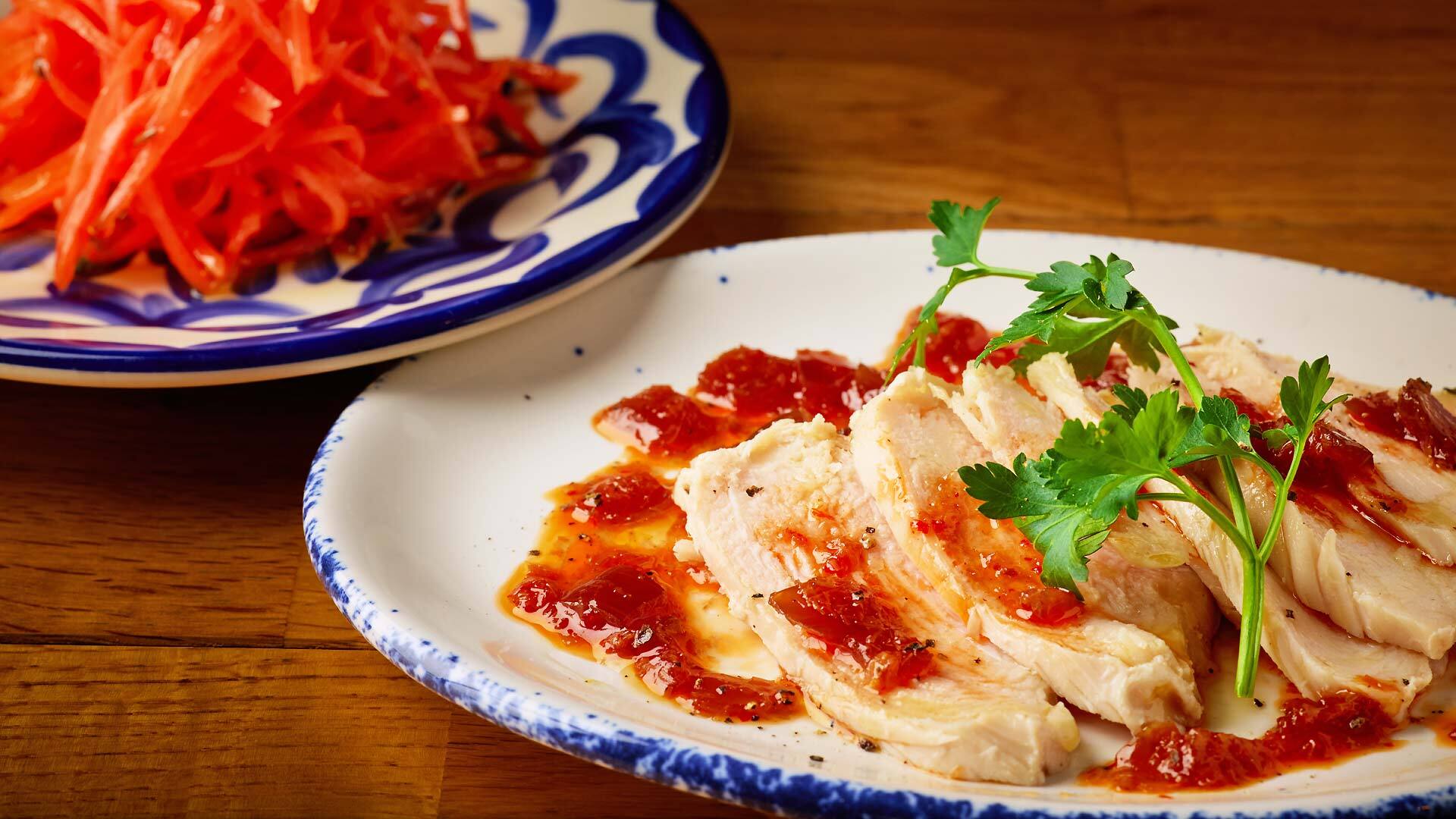 『HAND PICKING WINE』：モダンベトナム料理店『An Di』監修の小皿料理