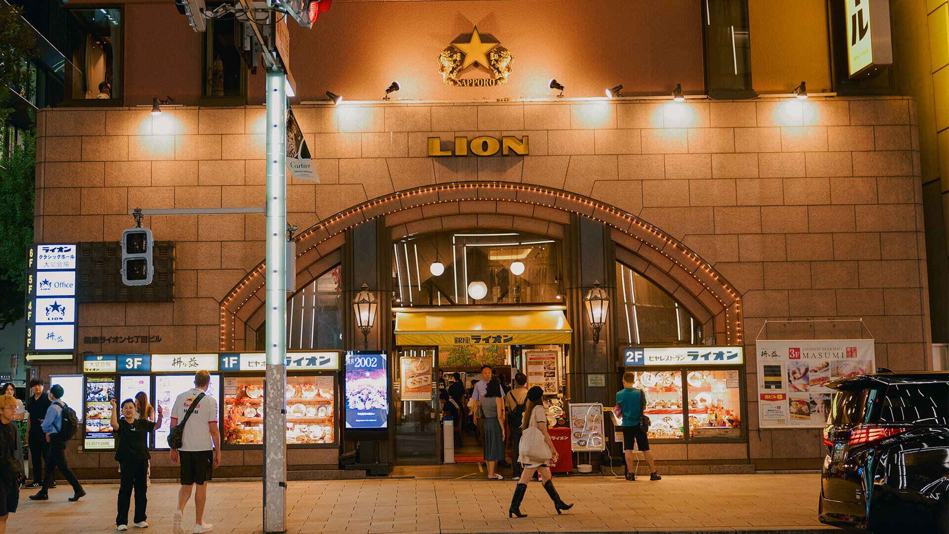 『ビヤホールライオン 銀座七丁目店』：ビルは銀座の歴史を伝える建造物として登録有形文化財に！