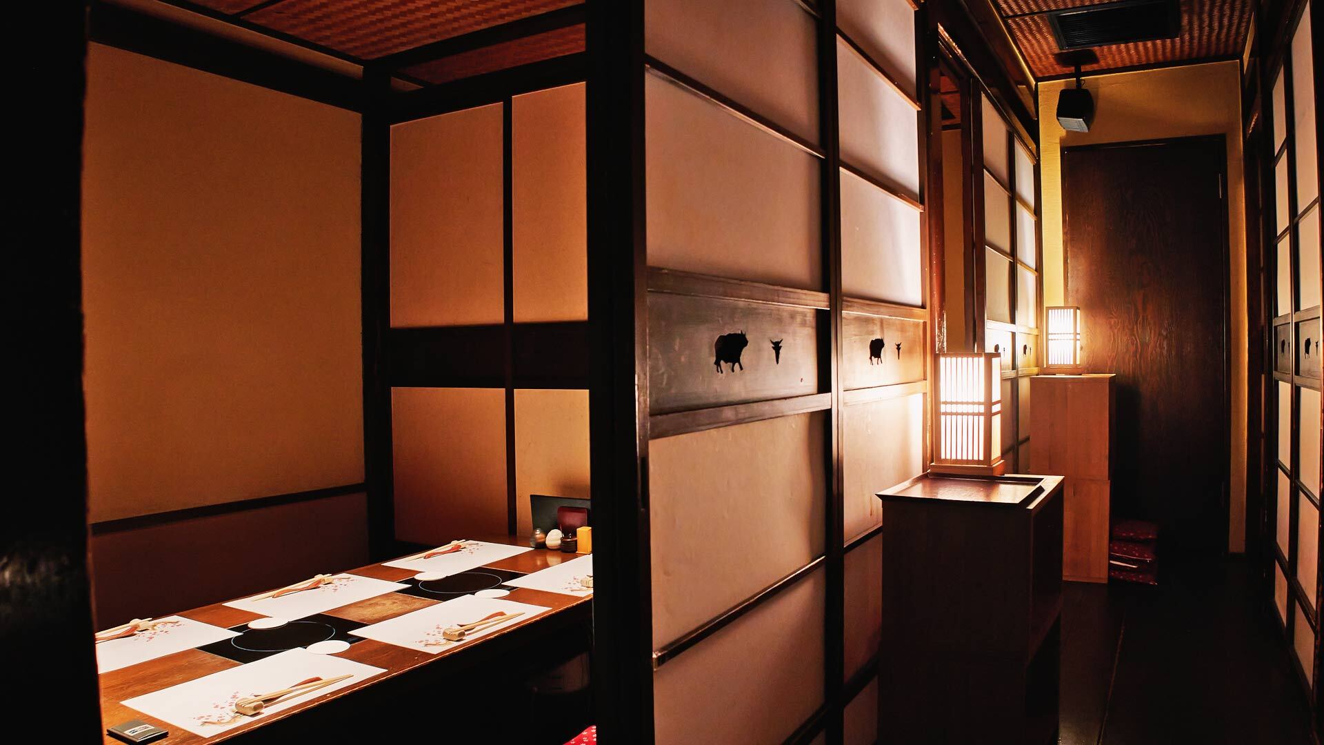 『赤坂 金舌』：店内