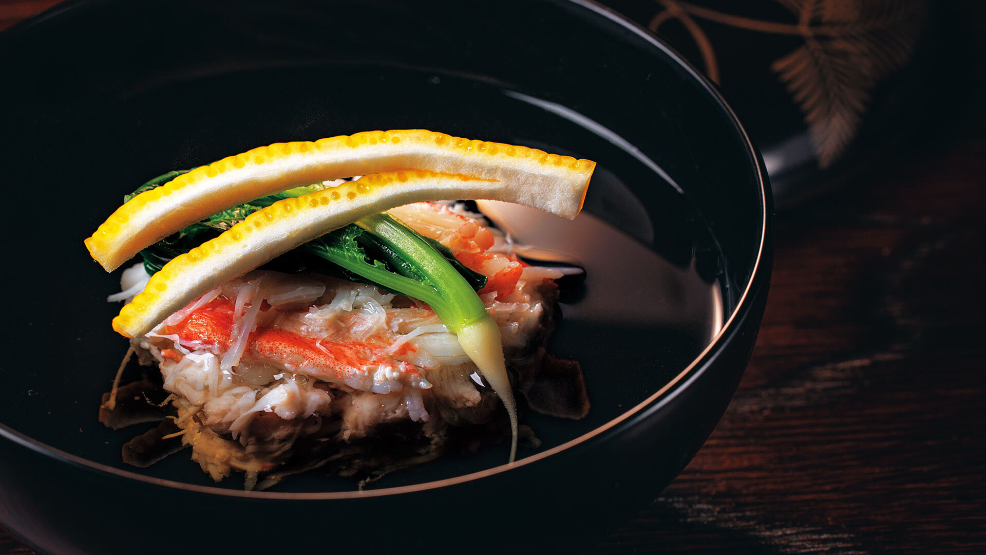 『無題』：お椀「間人ガニのしんじょとうぐいす菜」