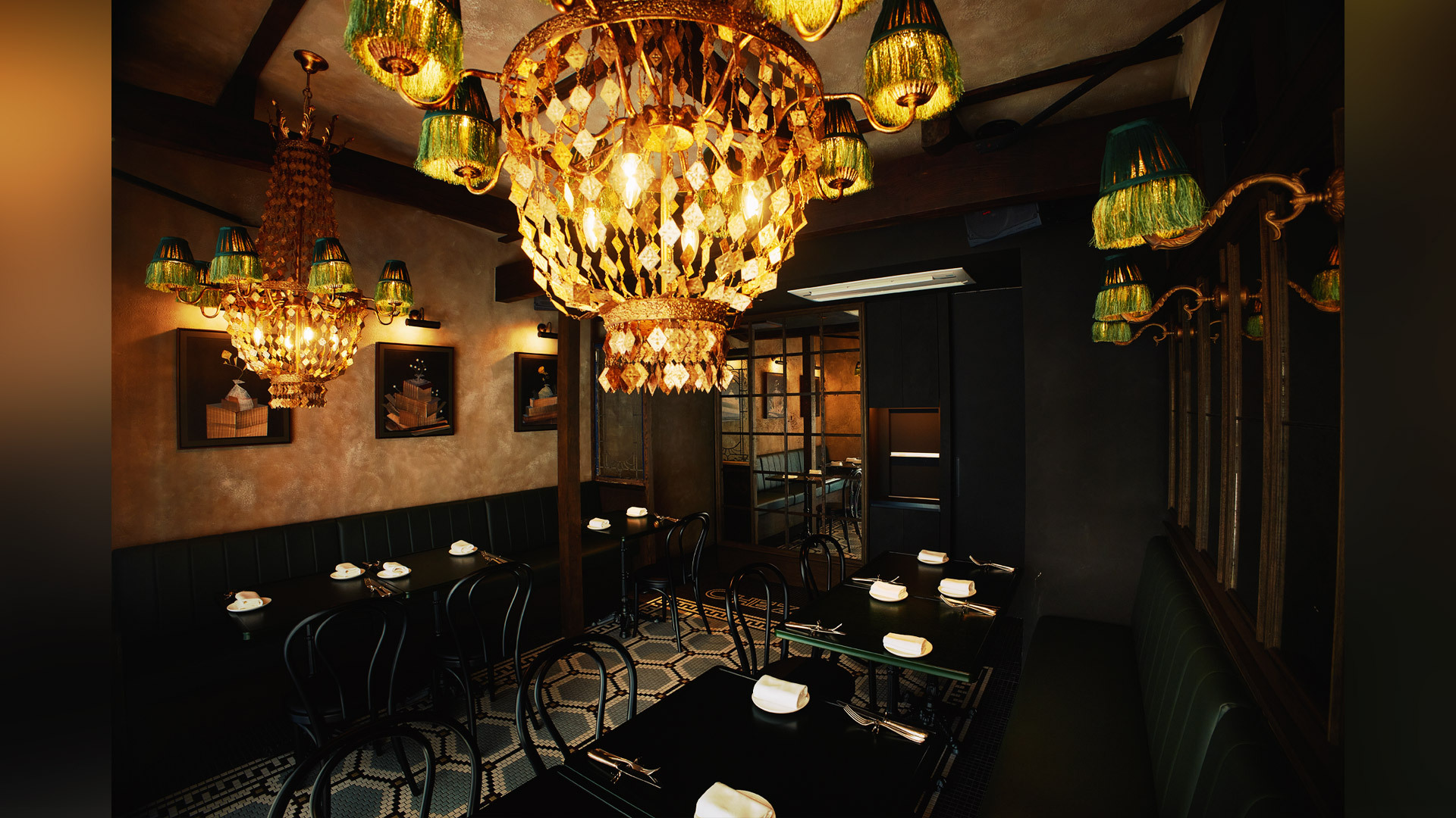 『Chez L’Ours（シェ ルオス）』：店内