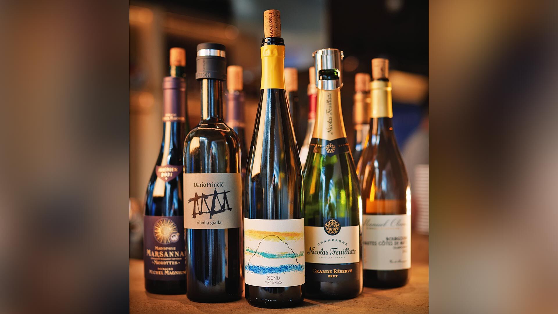 『C’est ouf』：ワインの一例。フランス産を中心に、赤・白・泡・ロゼ15種類ほどをグラスで用意