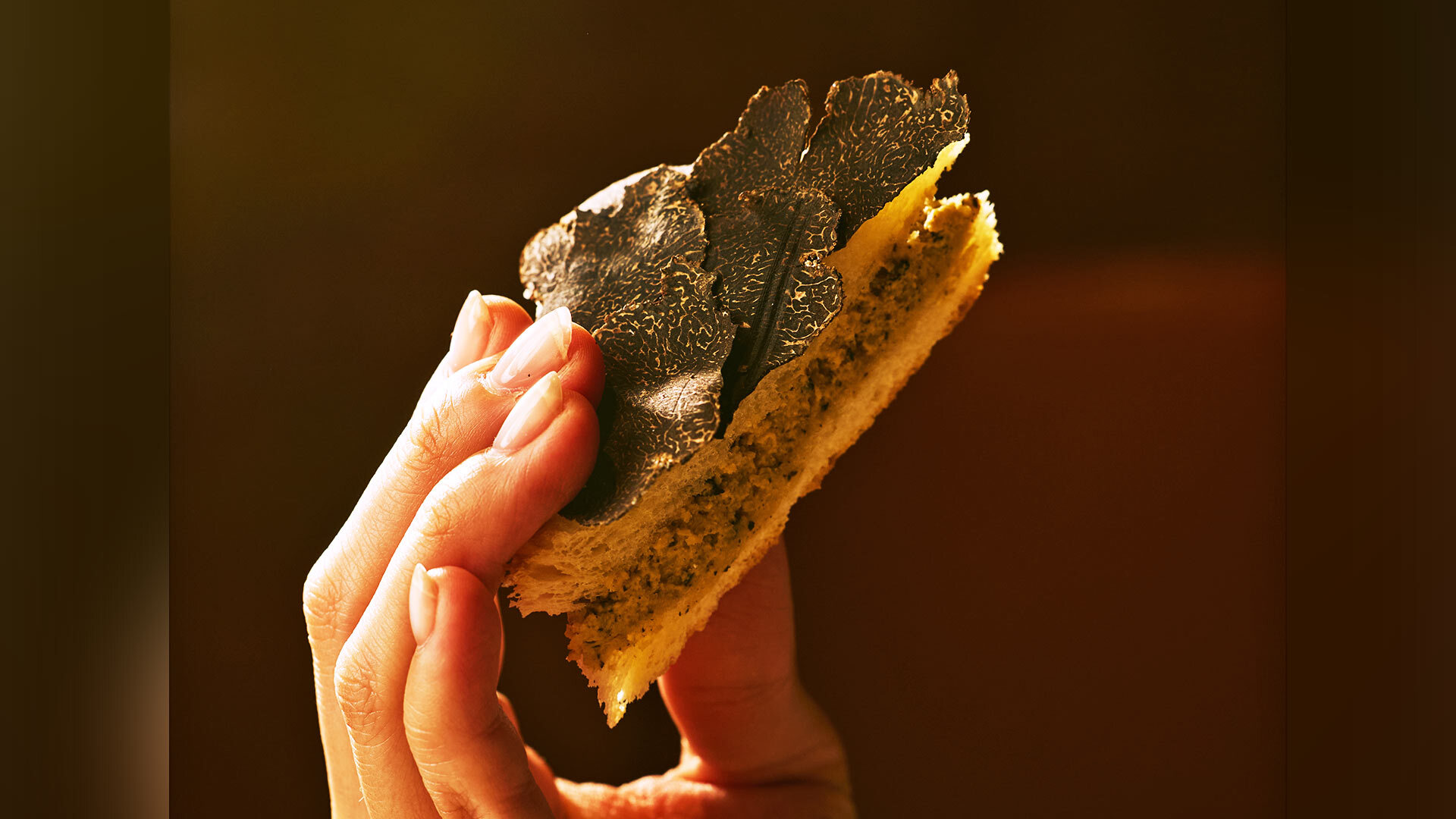 『セントラル（中環）』：『es』の名物「トリュフサンドウィッチ」（時価）