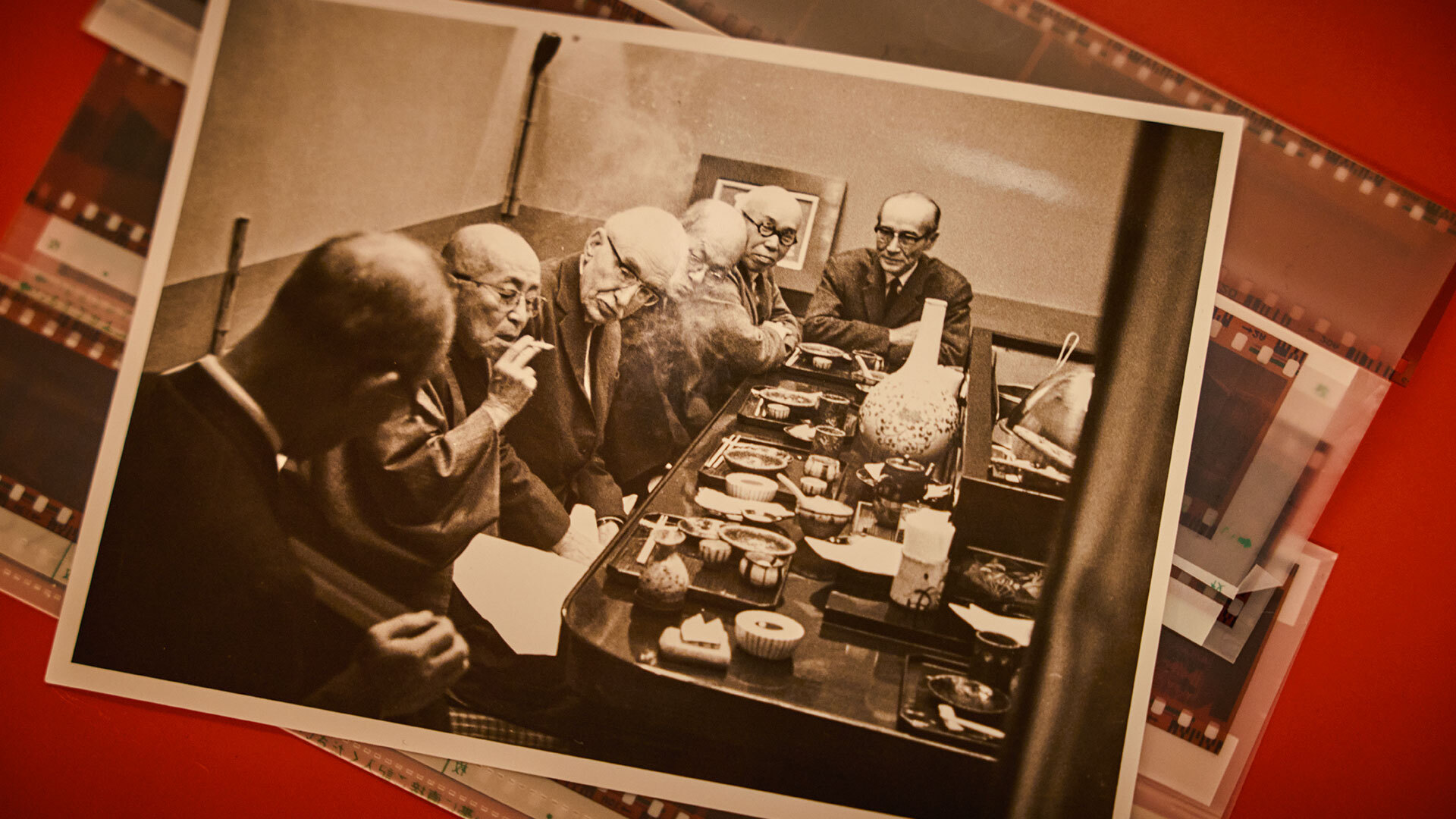 『銀座 天一 本店』：お座敷カウンターで天ぷらを楽しむ武者小路実篤やバーナード・リーチらによる宴