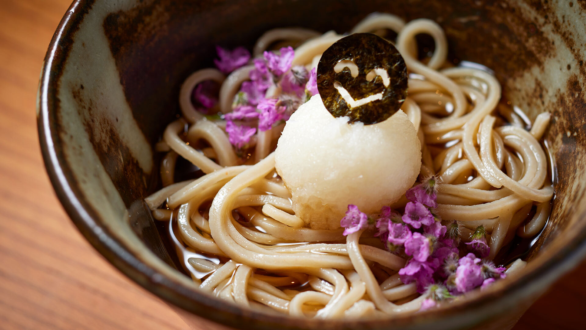 『炎水』：辛味大根おろし蕎麦