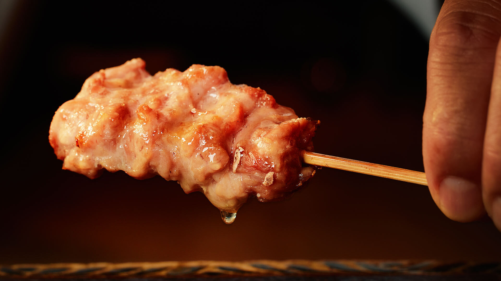 『荒木町焼鳥 康 kou』：おまかせコースより「せせり」