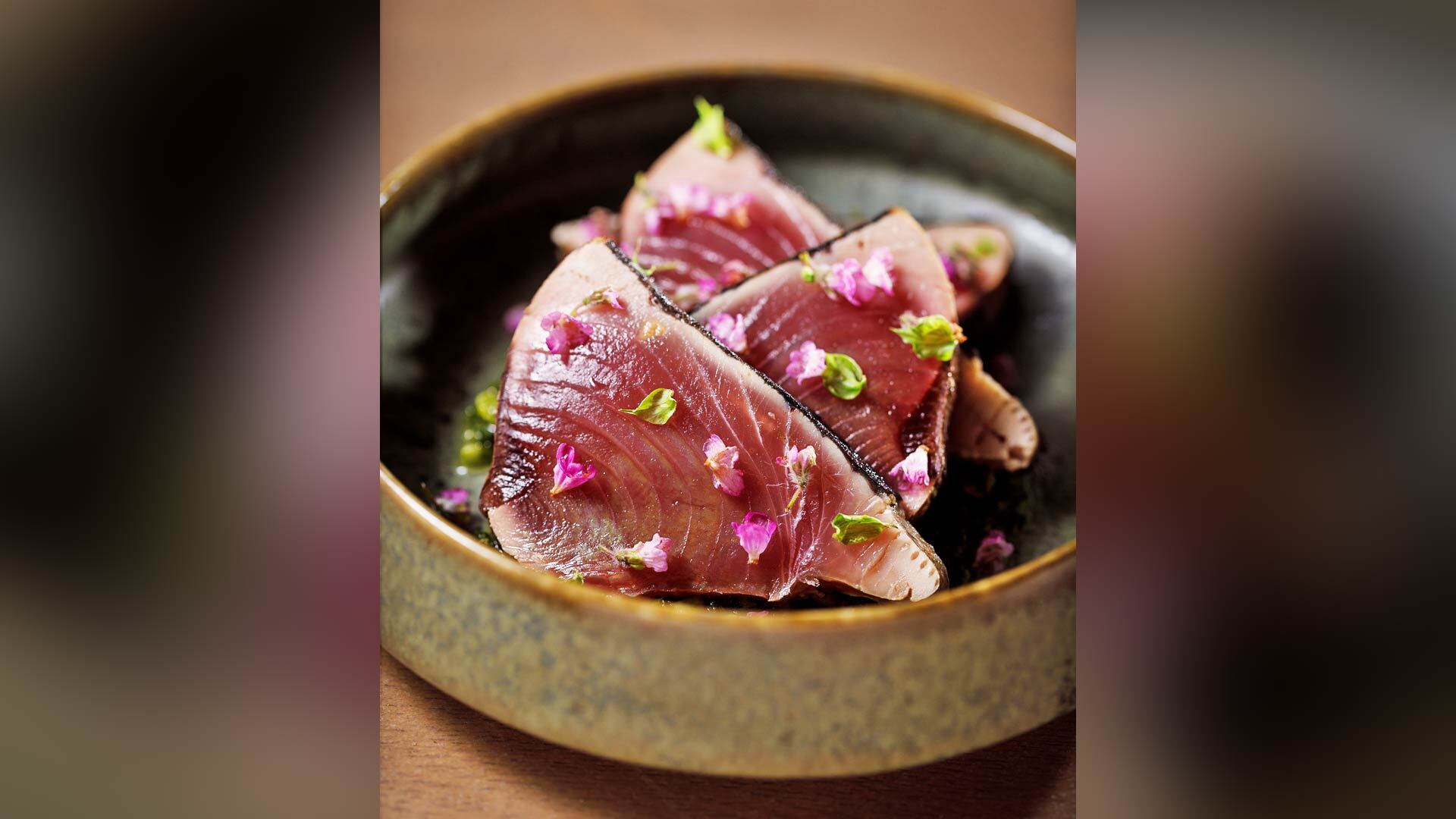 『TORCH（トーチ）』：「鰹の薪焼き」￥1,320