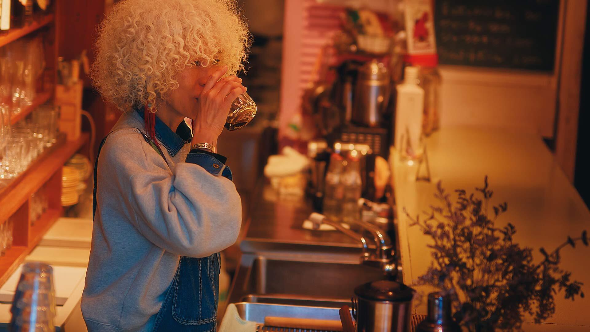 『BAR 希望』：店主のジュンさん