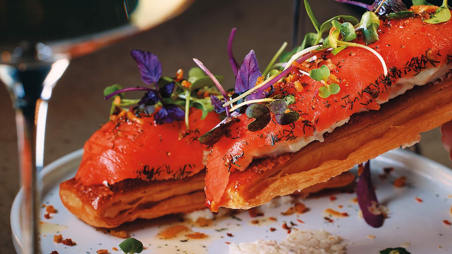 『C’est ouf』：「マリネサーモンパイ」￥990