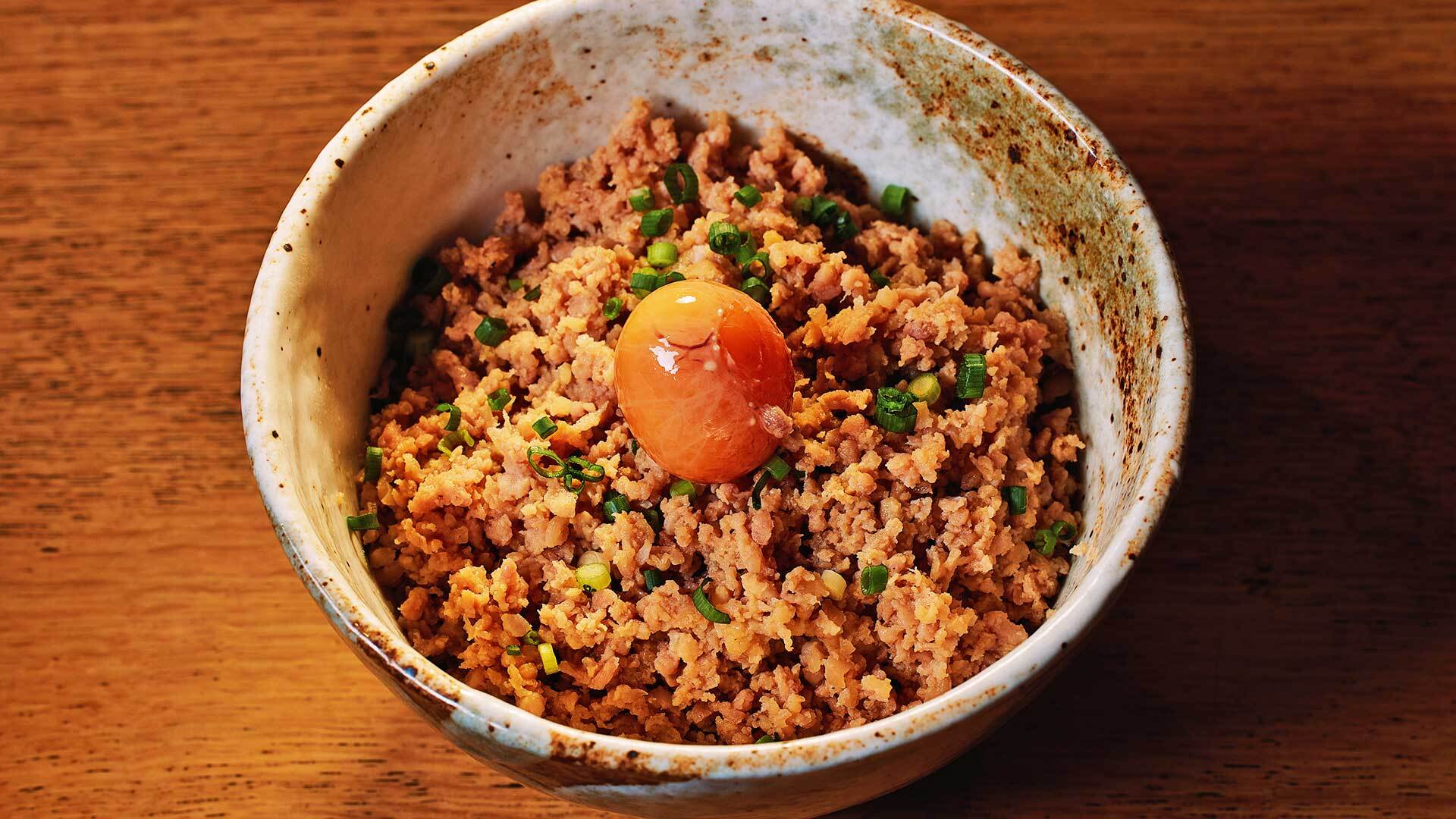 『焼き鳥 かみむら』：「そぼろ丼」￥1,100