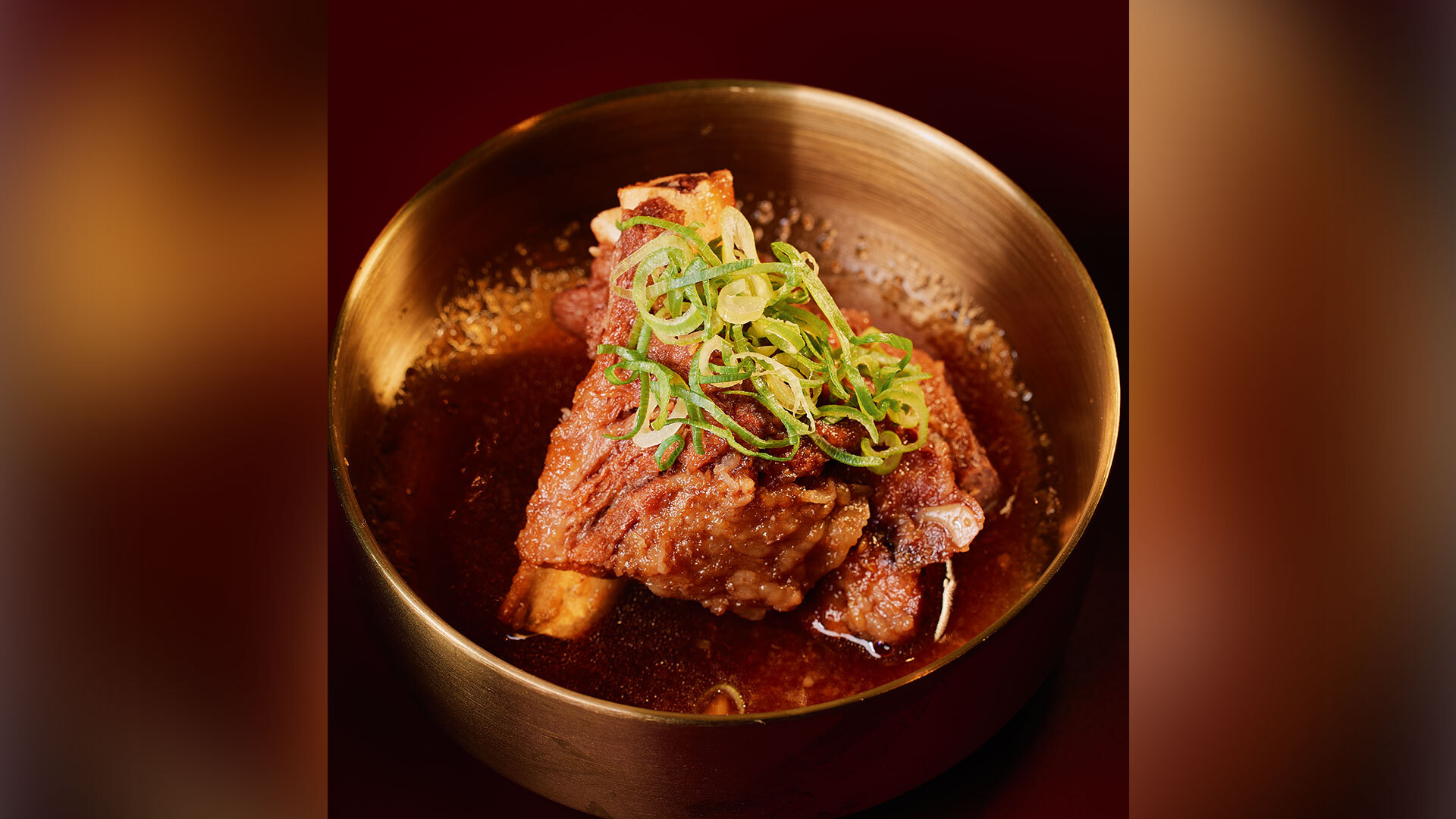 『ホルモン船 ホールちゃん』：「骨付きカルビ」2ピース￥780