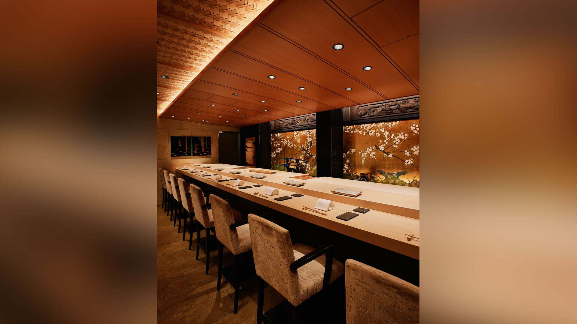 『鮨 東京 よし田』：店内