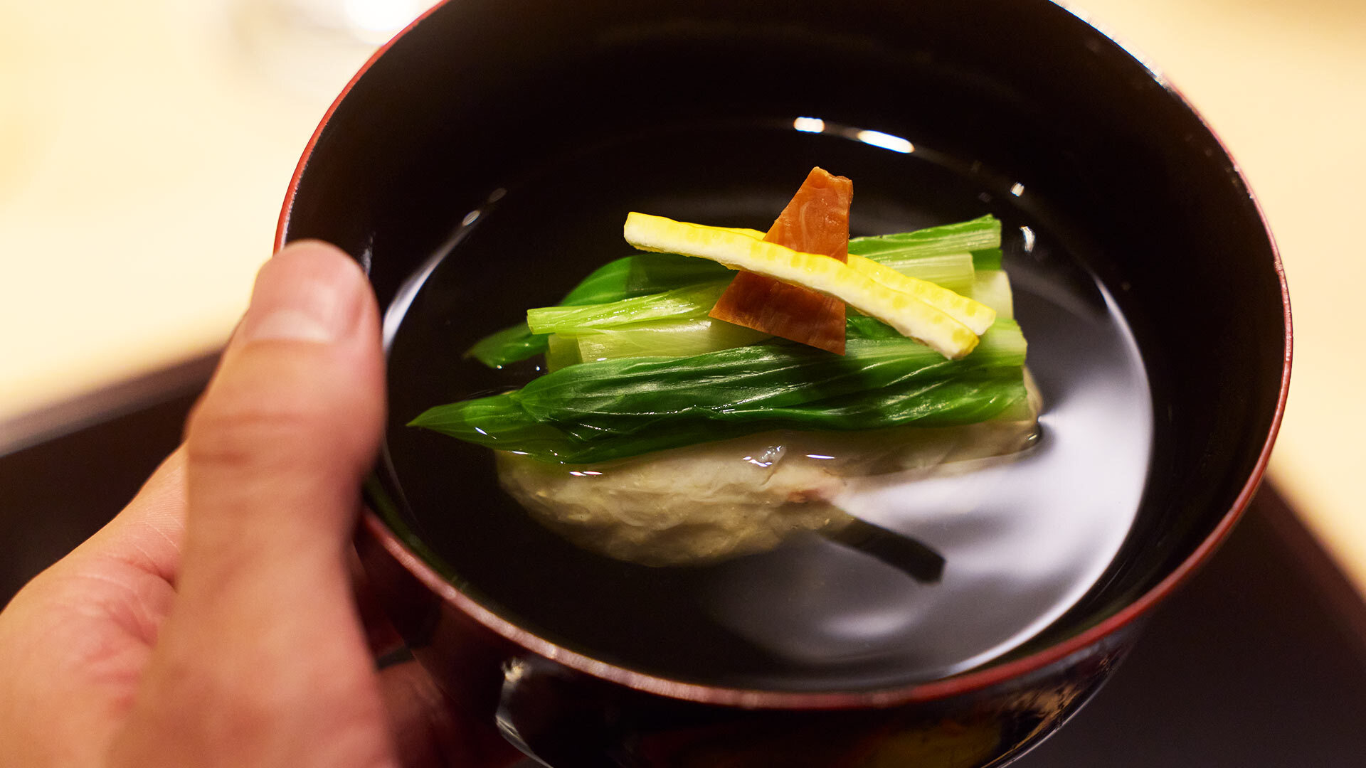 『白金台 桜井』：コース￥33,000より「お椀」