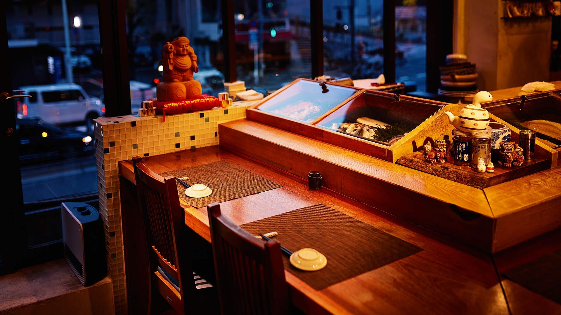 『いずみ』：店内