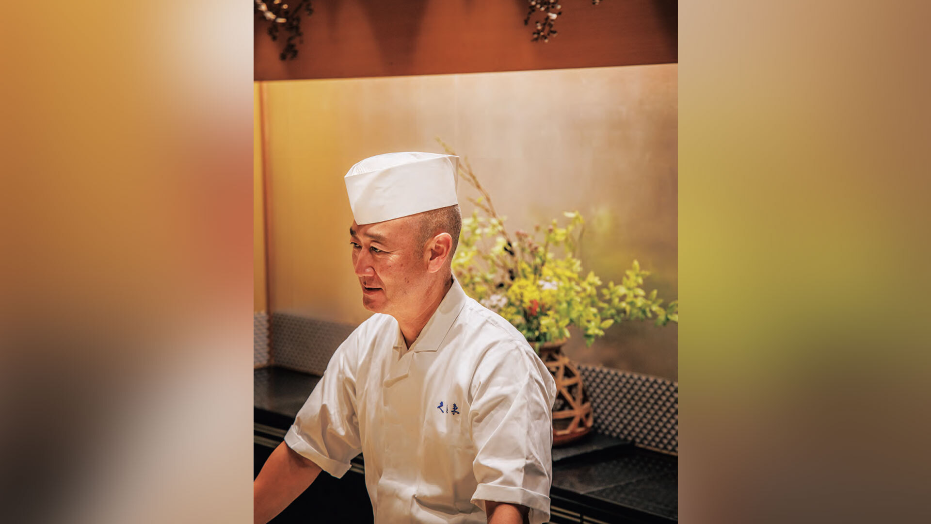 『久兵衛 本店』：今田景久さんは昨年7月より社長職を務める3代目。「電話でご予約の際、職人を指名される常連の方も多いです」と語る