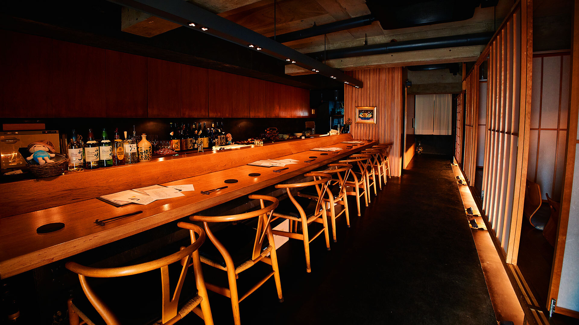 『割烹 藤』：カウンター席