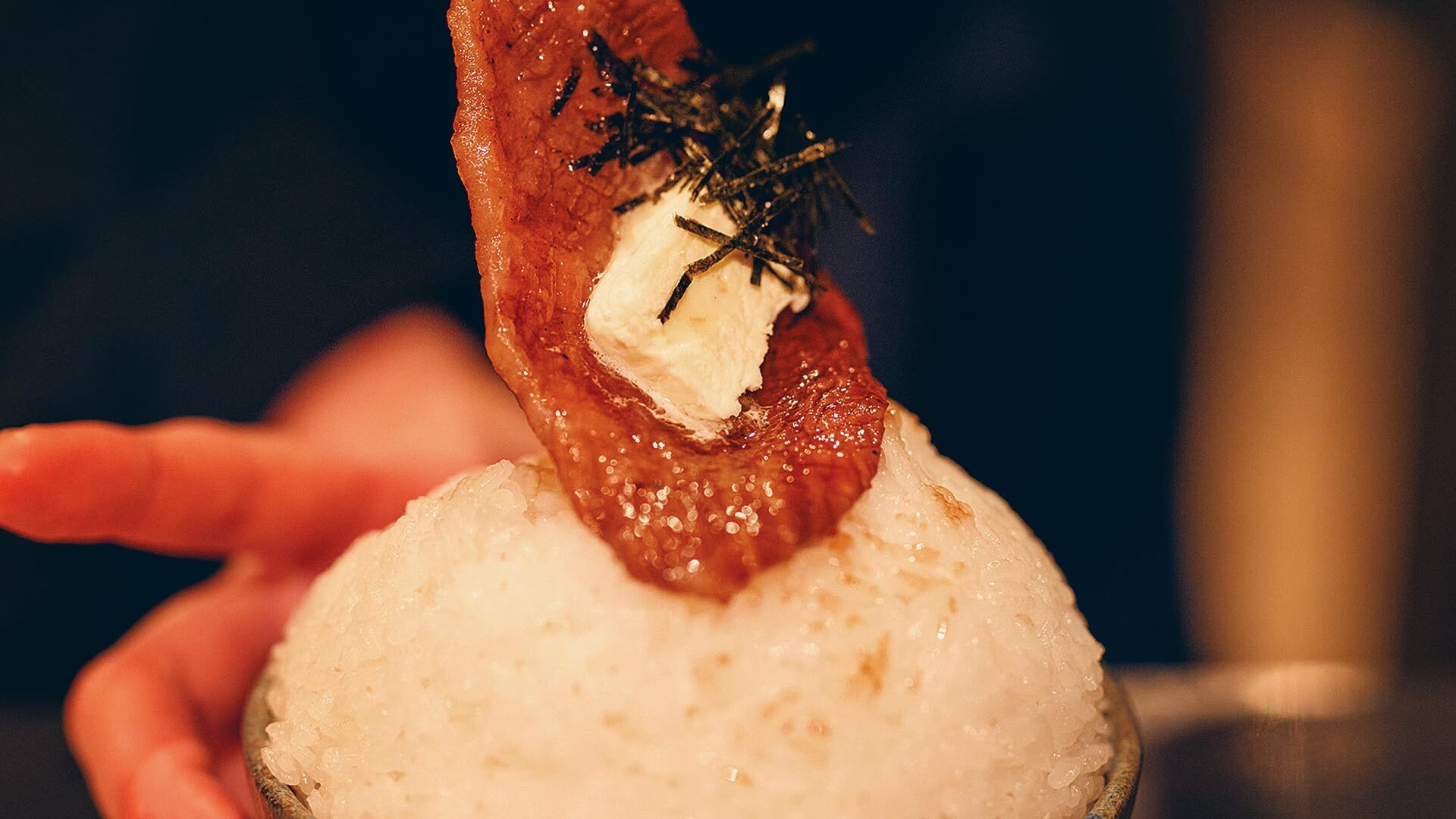 『Nose to Tail』：イチボと自家製ガーリックバター、白米