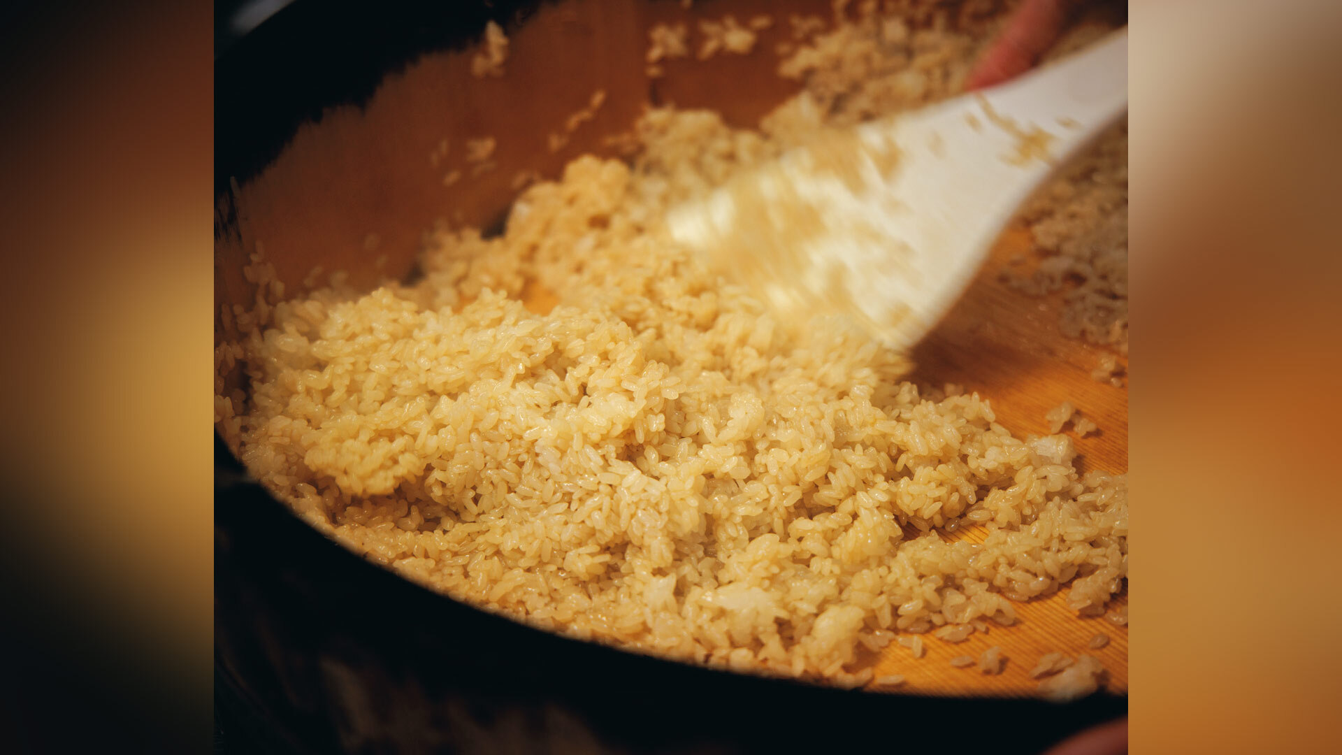 『西麻布 鮨 真』：2種の赤酢を纏ったシャリ