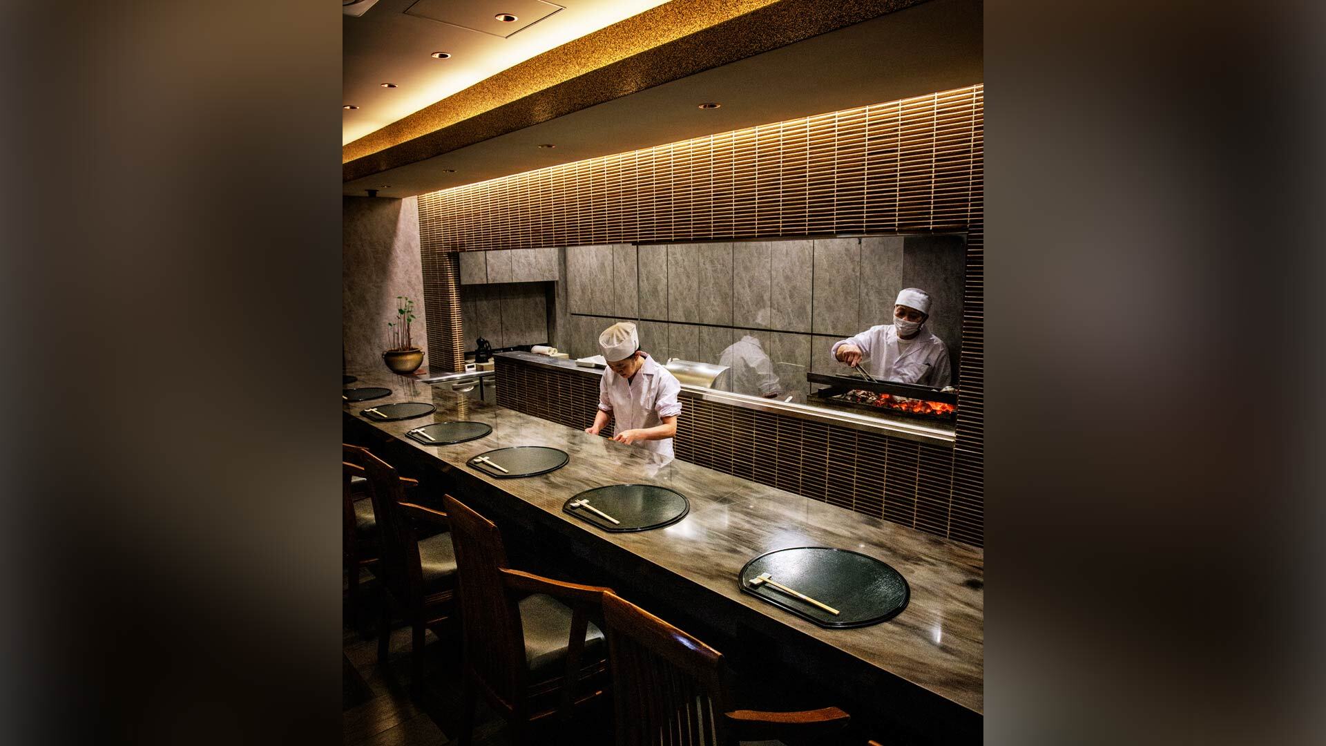 『和食菅井』：店内
