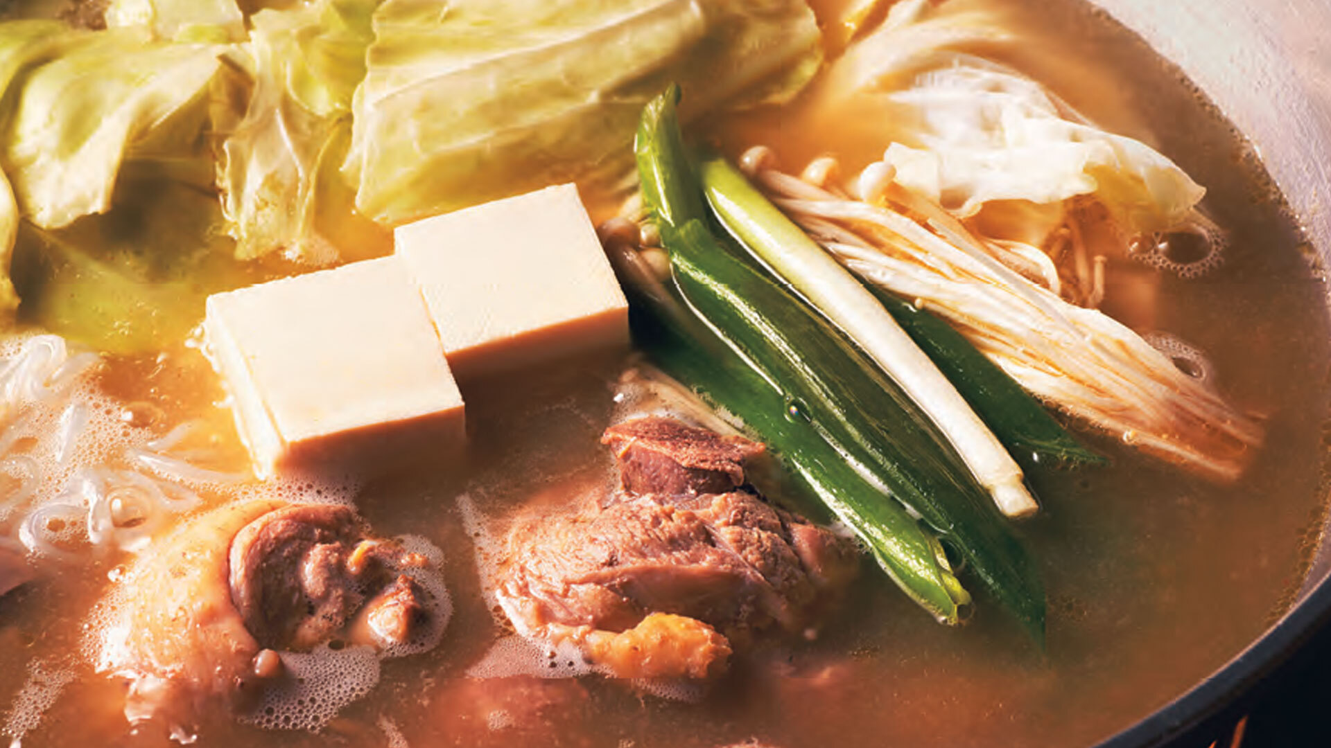 『水炊き しみず』：「地鶏水炊き」￥3,400（1人前）