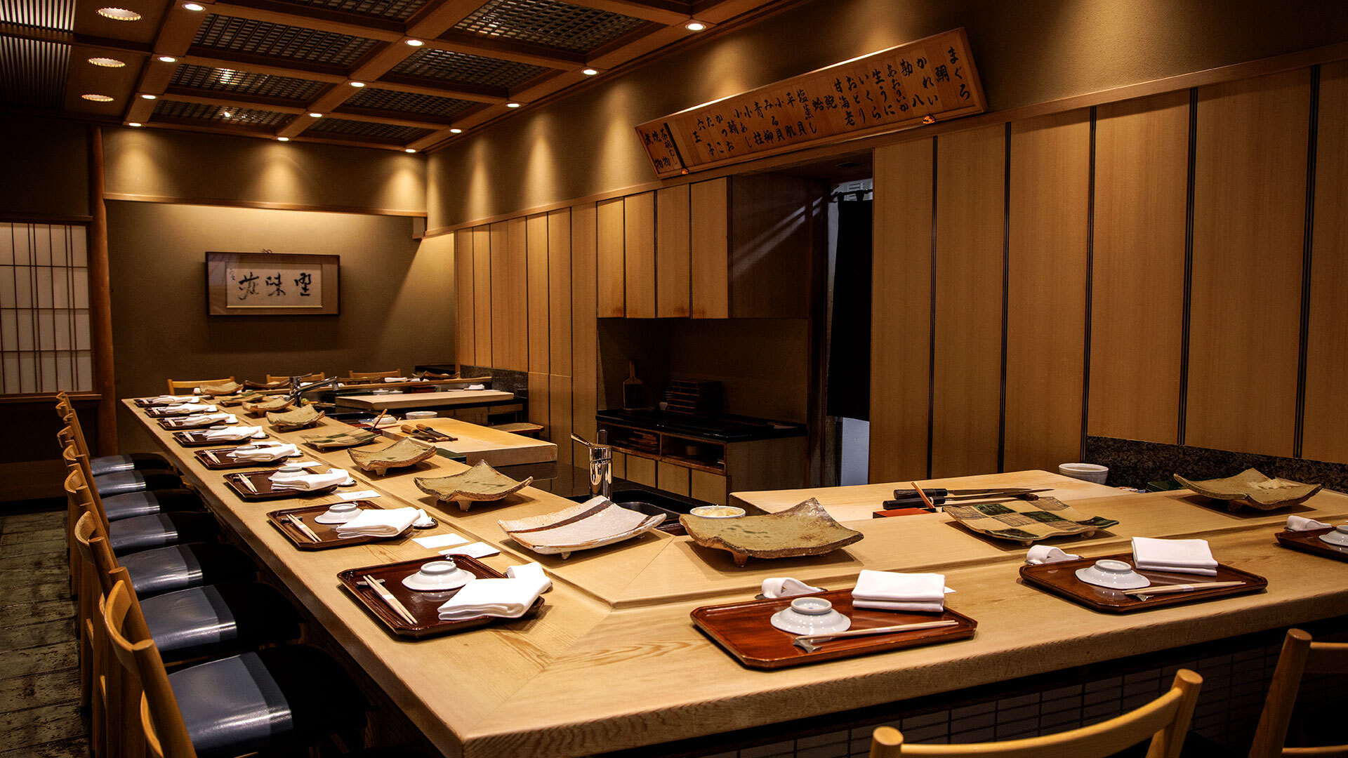 『久兵衛 本店』：カウンター席