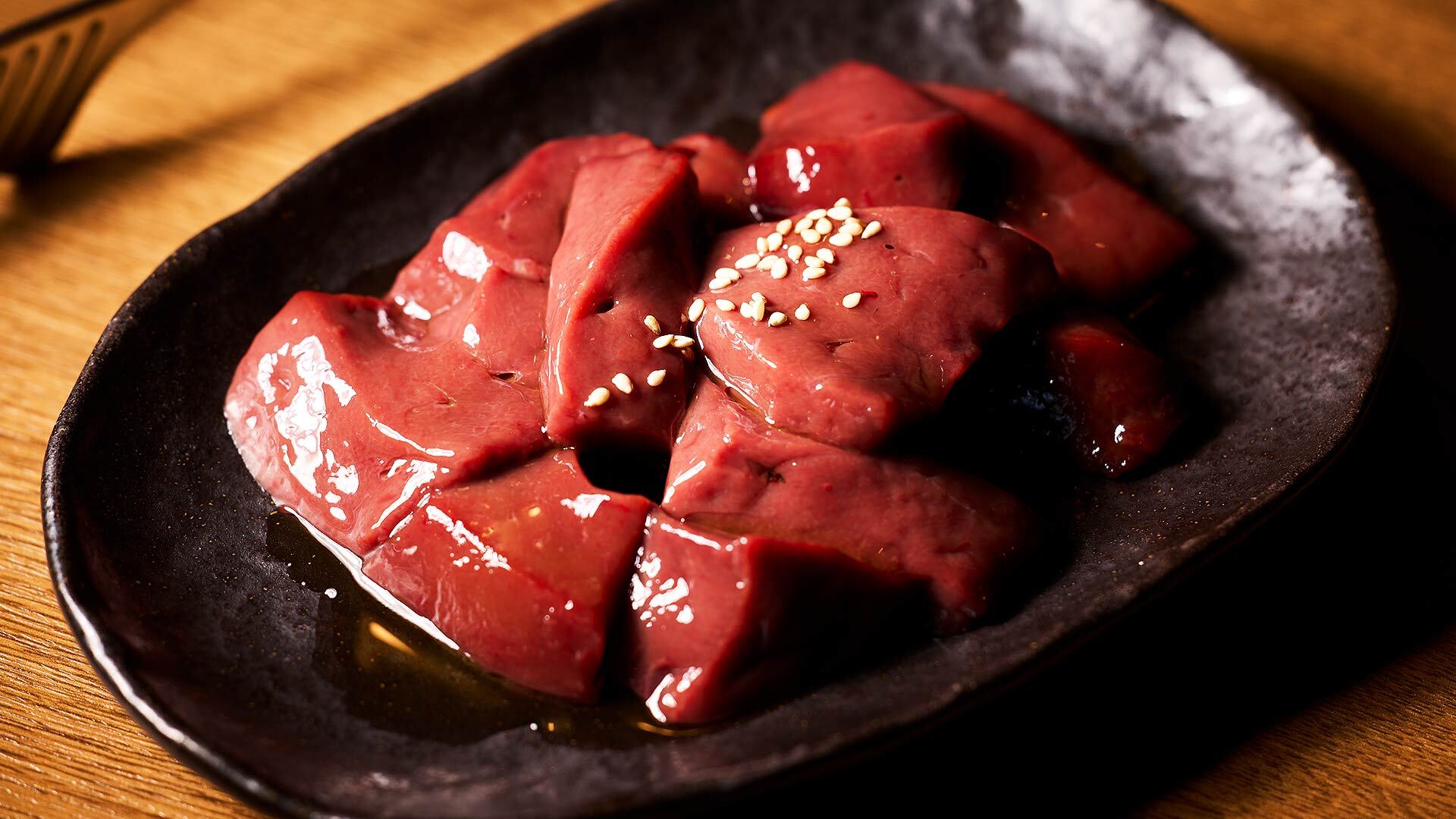 『虎ノ門 肉と日本酒』：コースより「レバー」