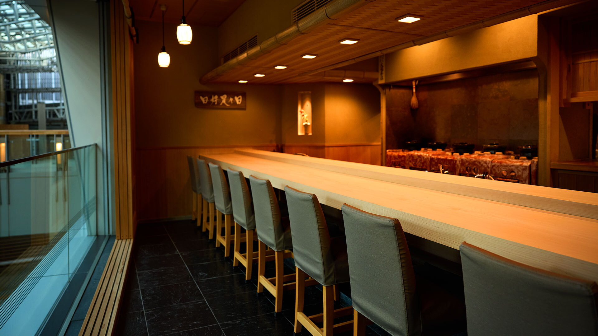 『よし澤』：カウンター席